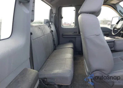 2015 Ford F-250 Xl z USA, uszkodzony, nr VIN 1FT7X2B64FED04743